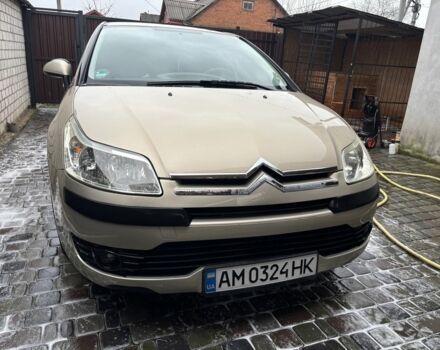Желтый Ситроен С4, объемом двигателя 1.4 л и пробегом 200 тыс. км за 4450 $, фото 1 на Automoto.ua