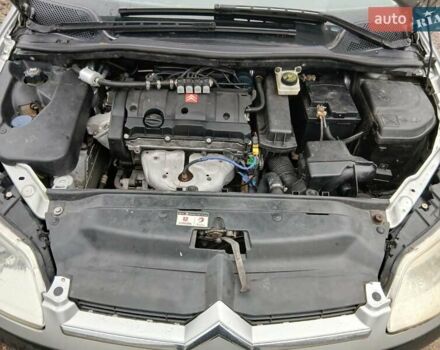 Серый Ситроен С4, объемом двигателя 1.59 л и пробегом 235 тыс. км за 3000 $, фото 6 на Automoto.ua