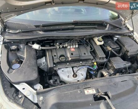 Серый Ситроен С4, объемом двигателя 1.59 л и пробегом 235 тыс. км за 3000 $, фото 4 на Automoto.ua