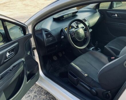 Серый Ситроен С4, объемом двигателя 1.6 л и пробегом 230 тыс. км за 2000 $, фото 4 на Automoto.ua