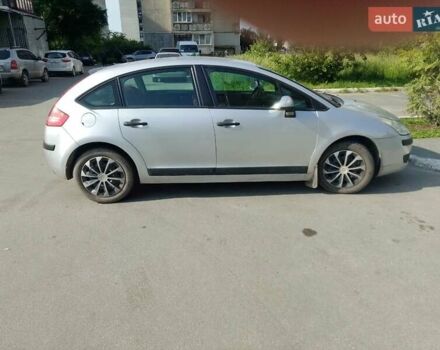 Серый Ситроен С4, объемом двигателя 1.6 л и пробегом 241 тыс. км за 4500 $, фото 3 на Automoto.ua