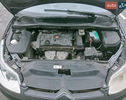 Серый Ситроен С4, объемом двигателя 1.59 л и пробегом 253 тыс. км за 3500 $, фото 5 на Automoto.ua