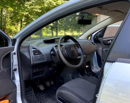 Серый Ситроен С4, объемом двигателя 1.36 л и пробегом 223 тыс. км за 3500 $, фото 11 на Automoto.ua