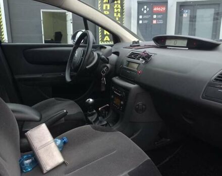 Серый Ситроен С4, объемом двигателя 1.59 л и пробегом 194 тыс. км за 3500 $, фото 7 на Automoto.ua