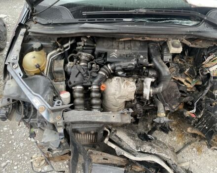 Серый Ситроен С4, объемом двигателя 1.56 л и пробегом 400 тыс. км за 1050 $, фото 5 на Automoto.ua