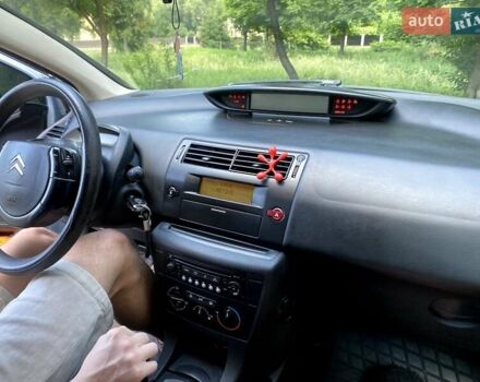 Серый Ситроен С4, объемом двигателя 1.36 л и пробегом 223 тыс. км за 3500 $, фото 13 на Automoto.ua