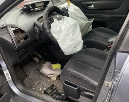 Серый Ситроен С4, объемом двигателя 1.56 л и пробегом 400 тыс. км за 1050 $, фото 3 на Automoto.ua