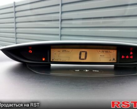 Серый Ситроен С4, объемом двигателя 1.6 л и пробегом 288 тыс. км за 3500 $, фото 11 на Automoto.ua