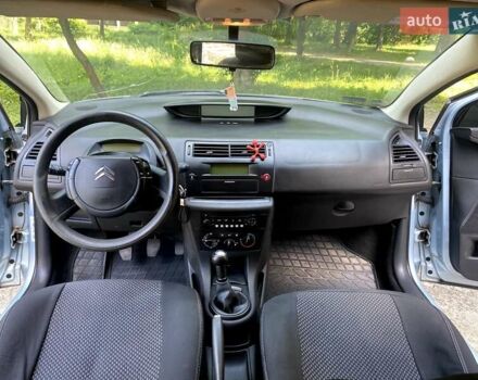 Серый Ситроен С4, объемом двигателя 1.36 л и пробегом 223 тыс. км за 3500 $, фото 9 на Automoto.ua