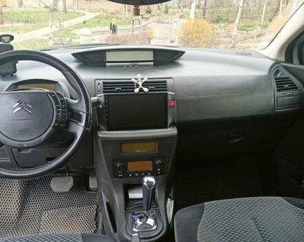 Серый Ситроен С4, объемом двигателя 1.6 л и пробегом 160 тыс. км за 5300 $, фото 4 на Automoto.ua