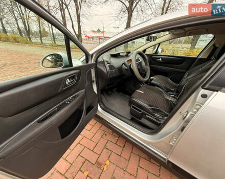 Серый Ситроен С4, объемом двигателя 1.36 л и пробегом 290 тыс. км за 3300 $, фото 28 на Automoto.ua