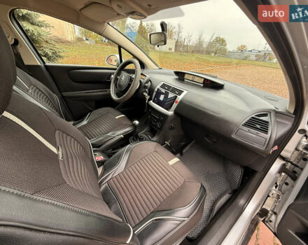 Серый Ситроен С4, объемом двигателя 1.36 л и пробегом 290 тыс. км за 3300 $, фото 23 на Automoto.ua