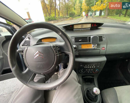 Серый Ситроен С4, объемом двигателя 1.59 л и пробегом 212 тыс. км за 3400 $, фото 14 на Automoto.ua
