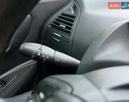 Серый Ситроен С4, объемом двигателя 1.36 л и пробегом 239 тыс. км за 4390 $, фото 17 на Automoto.ua