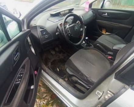 Серый Ситроен С4, объемом двигателя 1.6 л и пробегом 320 тыс. км за 4000 $, фото 1 на Automoto.ua