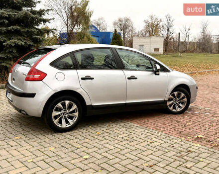 Серый Ситроен С4, объемом двигателя 1.36 л и пробегом 290 тыс. км за 3300 $, фото 3 на Automoto.ua