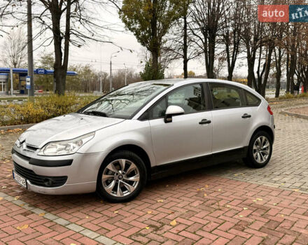 Серый Ситроен С4, объемом двигателя 1.36 л и пробегом 290 тыс. км за 3300 $, фото 6 на Automoto.ua