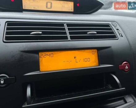 Серый Ситроен С4, объемом двигателя 1.36 л и пробегом 239 тыс. км за 4390 $, фото 24 на Automoto.ua