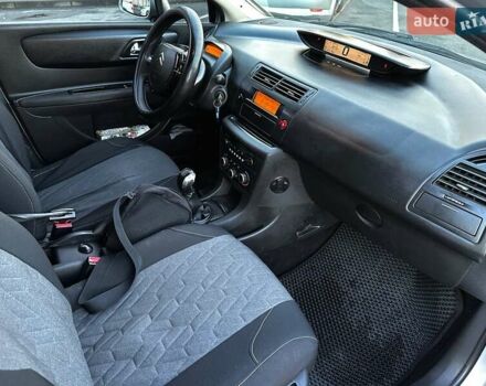 Серый Ситроен С4, объемом двигателя 1.59 л и пробегом 200 тыс. км за 3650 $, фото 9 на Automoto.ua