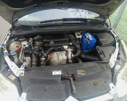 Серый Ситроен С4, объемом двигателя 1.6 л и пробегом 320 тыс. км за 4000 $, фото 4 на Automoto.ua