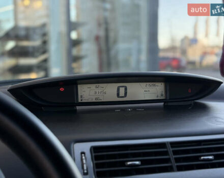 Серый Ситроен С4, объемом двигателя 1.56 л и пробегом 215 тыс. км за 4500 $, фото 35 на Automoto.ua