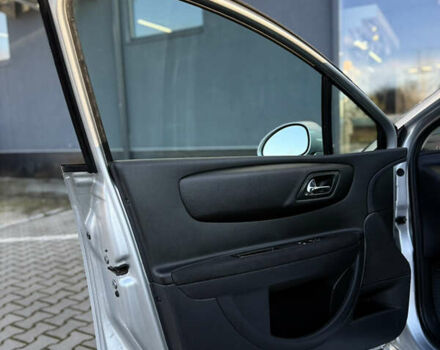 Серый Ситроен С4, объемом двигателя 1.56 л и пробегом 215 тыс. км за 4500 $, фото 31 на Automoto.ua