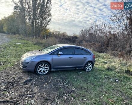Серый Ситроен С4, объемом двигателя 1.6 л и пробегом 337 тыс. км за 3300 $, фото 1 на Automoto.ua