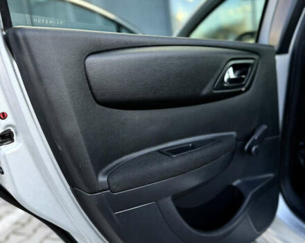 Серый Ситроен С4, объемом двигателя 1.56 л и пробегом 215 тыс. км за 4500 $, фото 29 на Automoto.ua