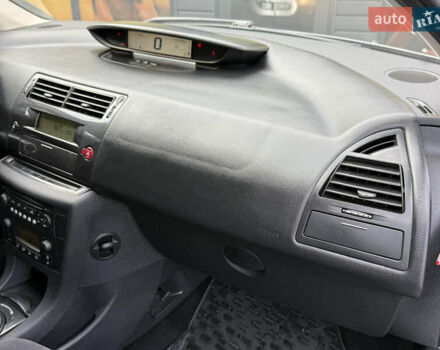 Сітроен С4 2008 у Стрые на Automoto.ua Сірий Сітроен С4, об'ємом двигуна 1.6 л та пробігом 242 тис. км за 4600 $, фото 34 на Automoto.ua