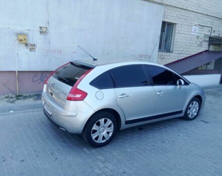 Серый Ситроен С4, объемом двигателя 1.6 л и пробегом 350 тыс. км за 4500 $, фото 1 на Automoto.ua