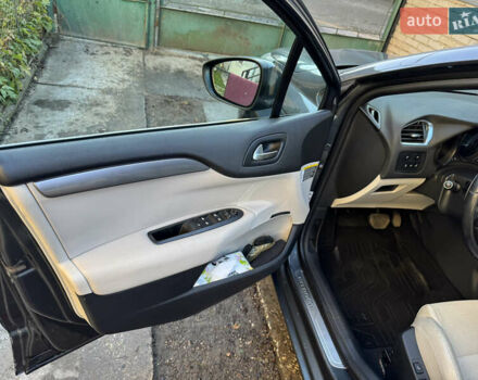 Серый Ситроен С4, объемом двигателя 1.56 л и пробегом 250 тыс. км за 6800 $, фото 6 на Automoto.ua