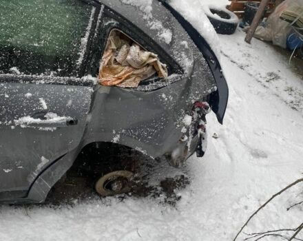 Серый Ситроен С4, объемом двигателя 1.6 л и пробегом 330 тыс. км за 2370 $, фото 6 на Automoto.ua