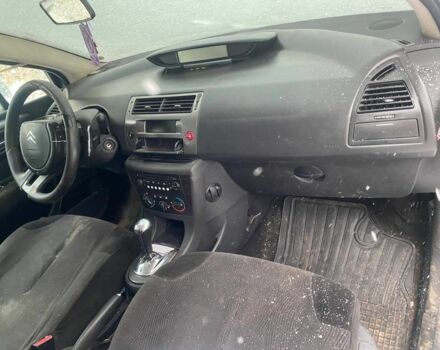 Серый Ситроен С4, объемом двигателя 1.6 л и пробегом 330 тыс. км за 2370 $, фото 2 на Automoto.ua