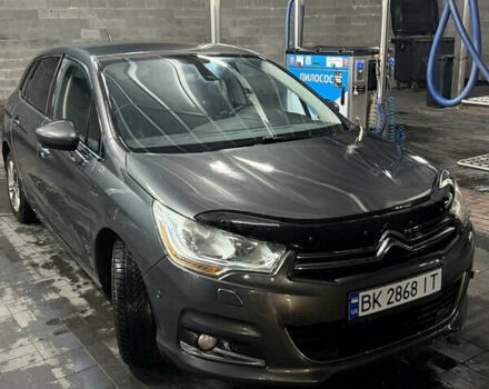 Серый Ситроен С4, объемом двигателя 1.56 л и пробегом 250 тыс. км за 8000 $, фото 2 на Automoto.ua