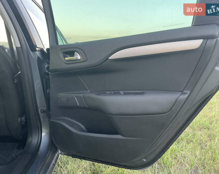 Серый Ситроен С4, объемом двигателя 1.6 л и пробегом 183 тыс. км за 5550 $, фото 22 на Automoto.ua