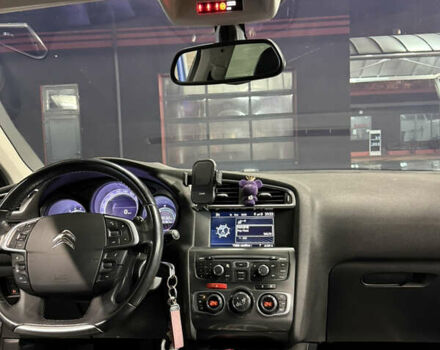 Серый Ситроен С4, объемом двигателя 1.56 л и пробегом 250 тыс. км за 8000 $, фото 6 на Automoto.ua