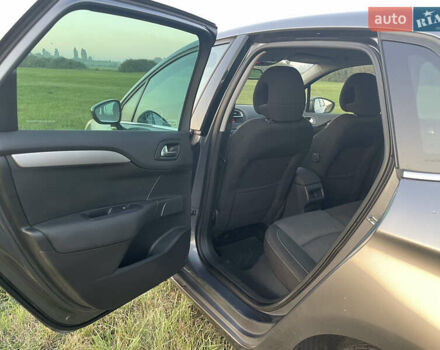 Серый Ситроен С4, объемом двигателя 1.6 л и пробегом 183 тыс. км за 5550 $, фото 24 на Automoto.ua