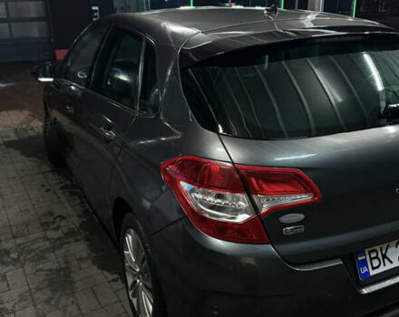 Серый Ситроен С4, объемом двигателя 1.56 л и пробегом 250 тыс. км за 8000 $, фото 1 на Automoto.ua