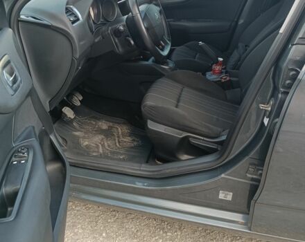 Серый Ситроен С4, объемом двигателя 1.6 л и пробегом 163 тыс. км за 5600 $, фото 6 на Automoto.ua