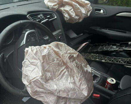 Серый Ситроен С4, объемом двигателя 1.59 л и пробегом 155 тыс. км за 2500 $, фото 9 на Automoto.ua