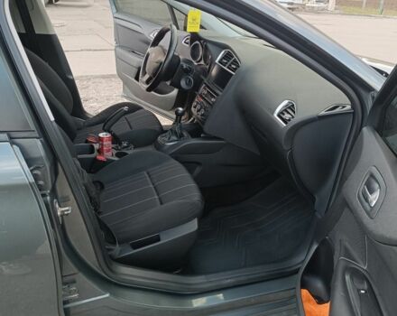 Серый Ситроен С4, объемом двигателя 1.6 л и пробегом 163 тыс. км за 5600 $, фото 5 на Automoto.ua