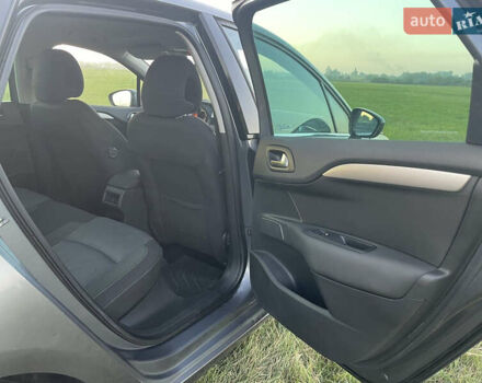 Серый Ситроен С4, объемом двигателя 1.6 л и пробегом 183 тыс. км за 5550 $, фото 21 на Automoto.ua