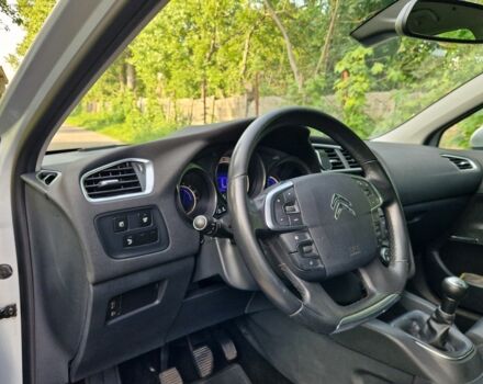 Серый Ситроен С4, объемом двигателя 1.6 л и пробегом 300 тыс. км за 6600 $, фото 1 на Automoto.ua