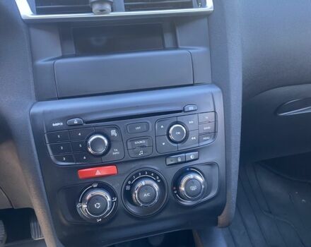 Серый Ситроен С4, объемом двигателя 1.6 л и пробегом 280 тыс. км за 8700 $, фото 4 на Automoto.ua