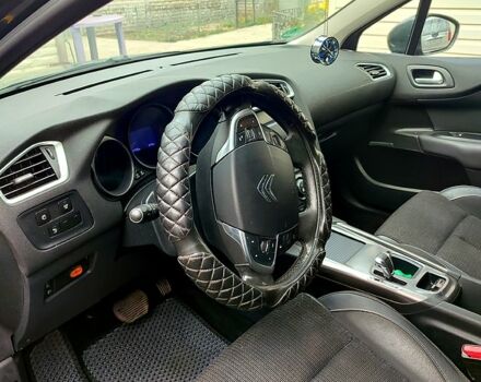 Серый Ситроен С4, объемом двигателя 1.6 л и пробегом 145 тыс. км за 6000 $, фото 4 на Automoto.ua