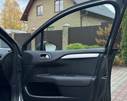 Серый Ситроен С4, объемом двигателя 1.56 л и пробегом 296 тыс. км за 7600 $, фото 18 на Automoto.ua