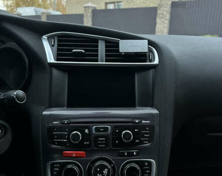 Серый Ситроен С4, объемом двигателя 1.56 л и пробегом 296 тыс. км за 7600 $, фото 14 на Automoto.ua