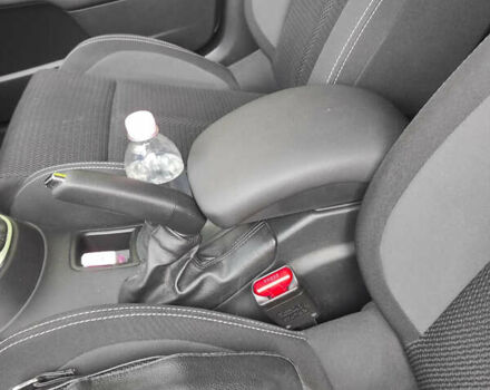 Серый Ситроен С4, объемом двигателя 1.56 л и пробегом 176 тыс. км за 10800 $, фото 3 на Automoto.ua