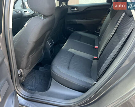 Серый Ситроен С4, объемом двигателя 1.6 л и пробегом 213 тыс. км за 11500 $, фото 25 на Automoto.ua