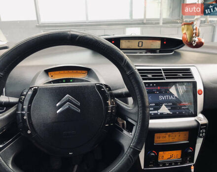 Серый Ситроен С4, объемом двигателя 1.59 л и пробегом 305 тыс. км за 3000 $, фото 5 на Automoto.ua